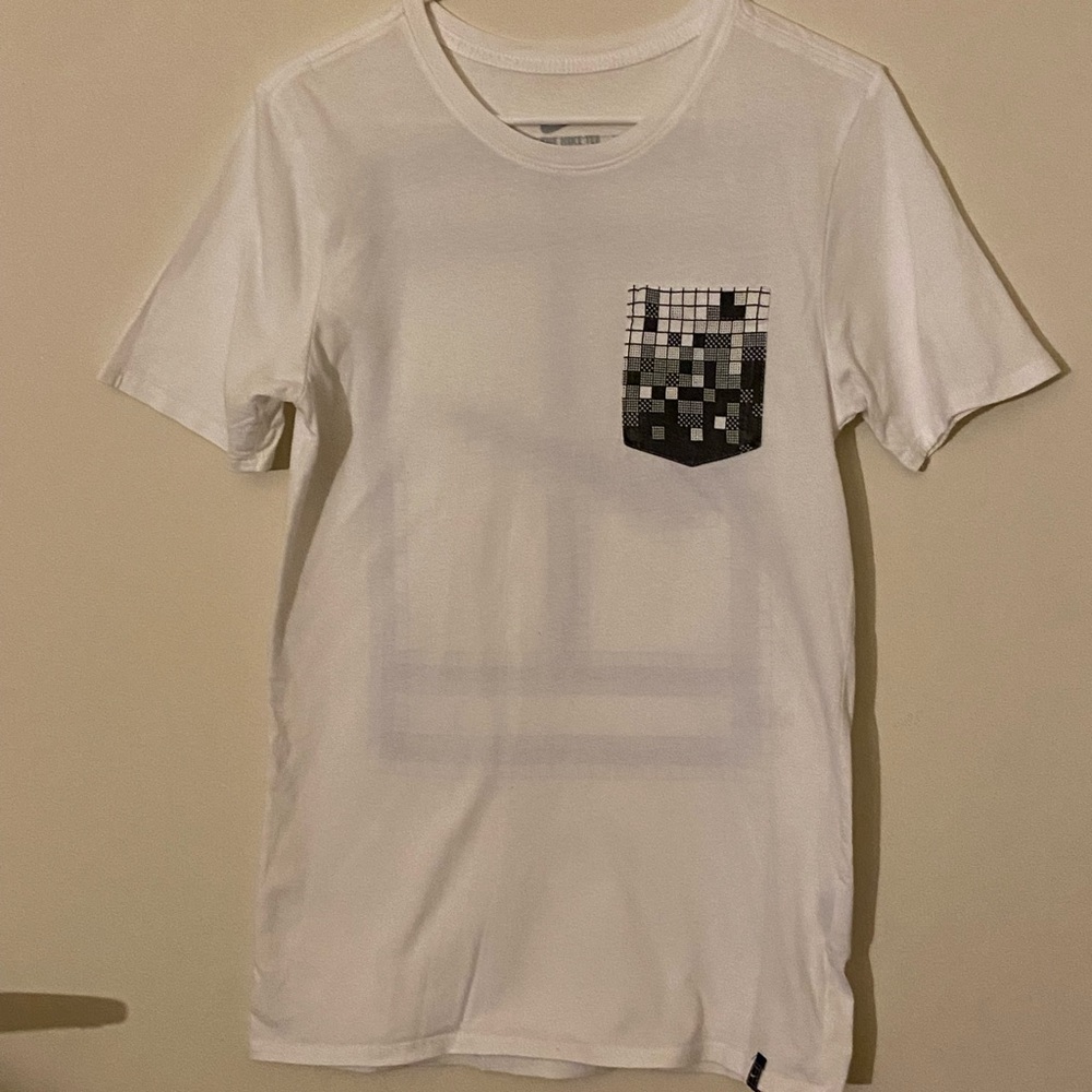 Nike Pocket Tee, Size Small, Unisex